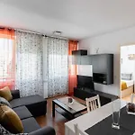 Monko Mar & Arena Апартаменти